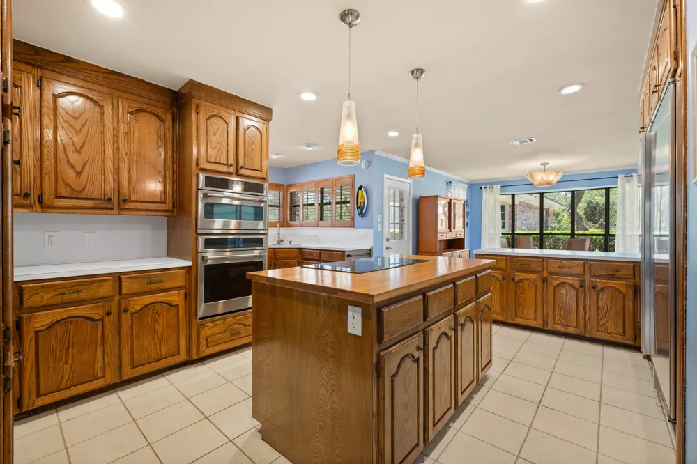 1501 Woods Loop Driftwood, TX 78619