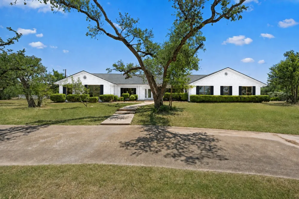 1501 Woods Loop Driftwood, TX 78619