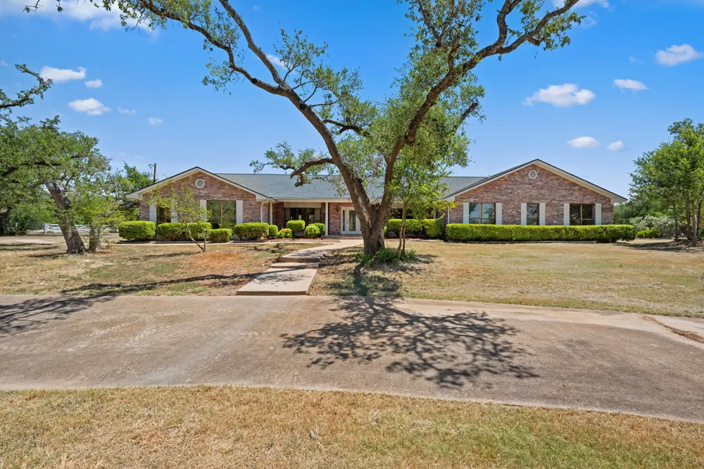 1501 Woods Loop Driftwood, TX 78619