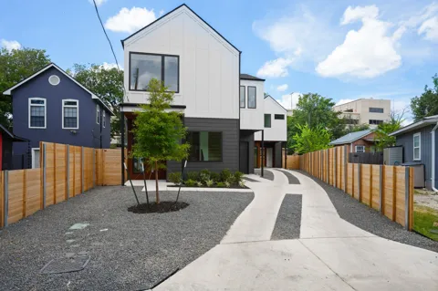 913 Capitol Court #1