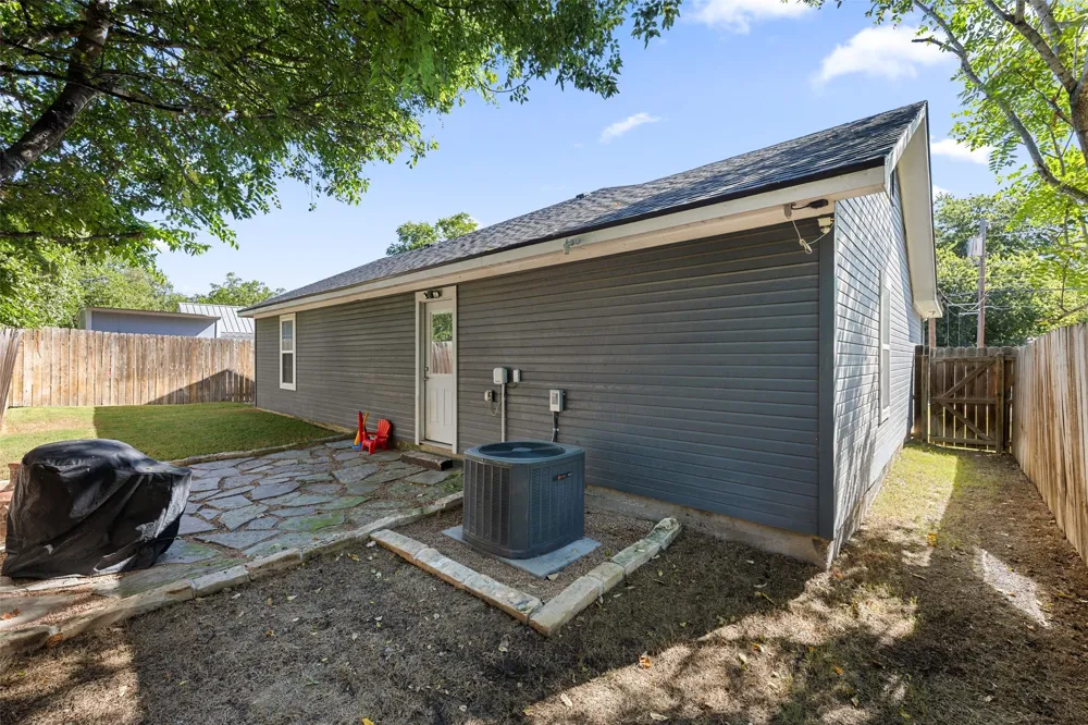 602 S Pierce Street Burnet, TX 78611