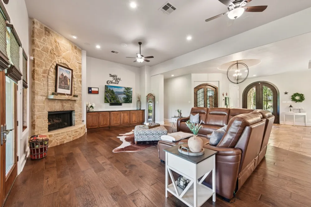 1995 County Road 103 Georgetown, TX 78626