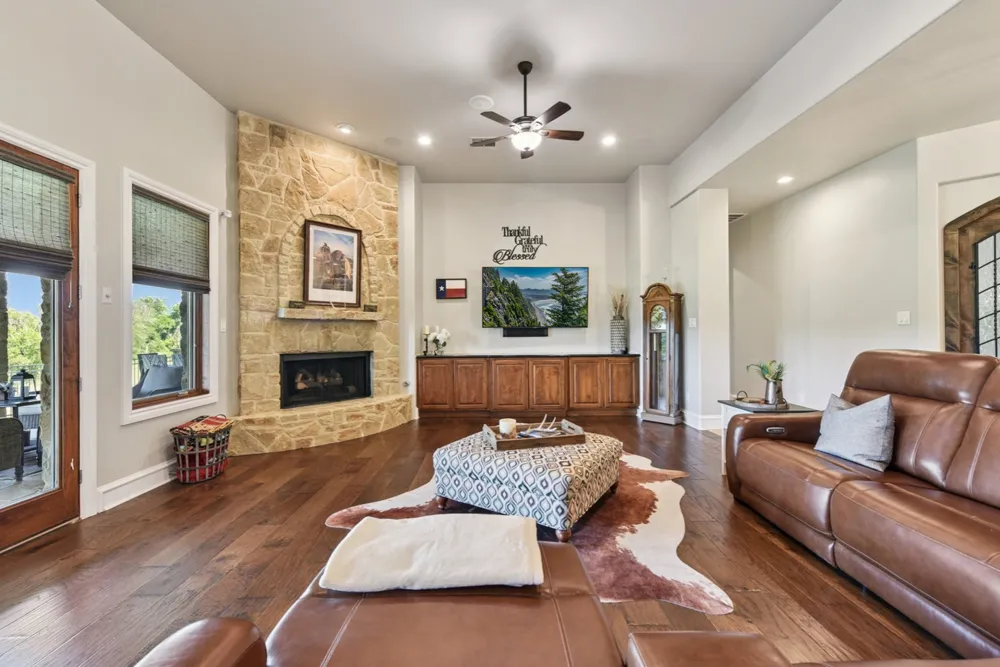 1995 County Road 103 Georgetown, TX 78626