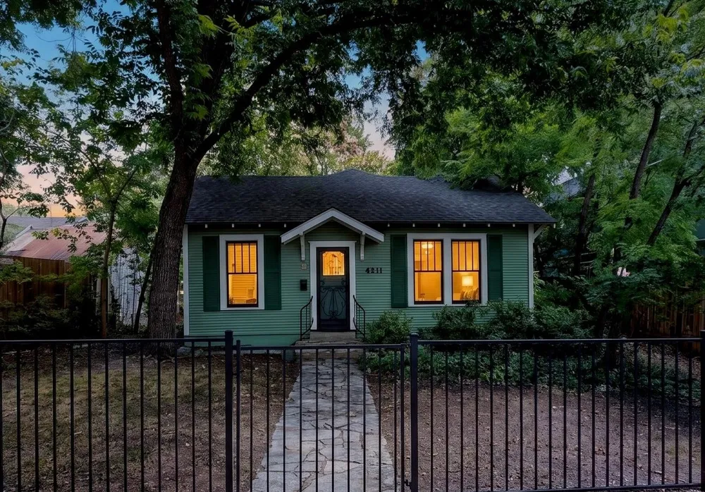 4211 Avenue B Austin, TX 78751