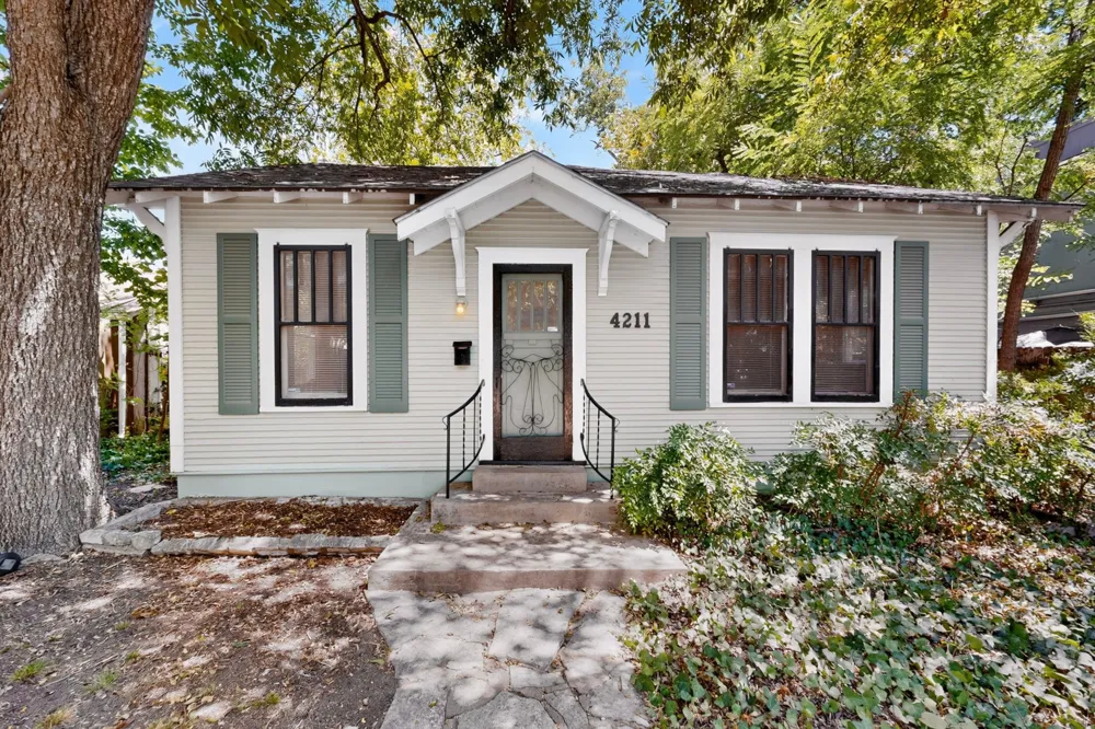 4211 Avenue B Austin, TX 78751