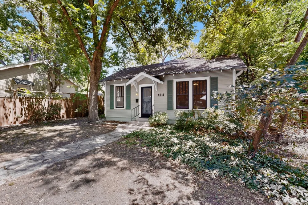 4211 Avenue B Austin, TX 78751