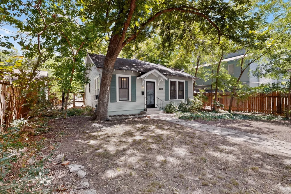 4211 Avenue B Austin, TX 78751