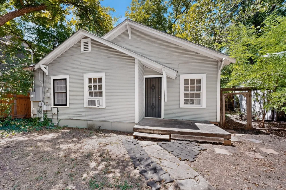 4211 Avenue B Austin, TX 78751