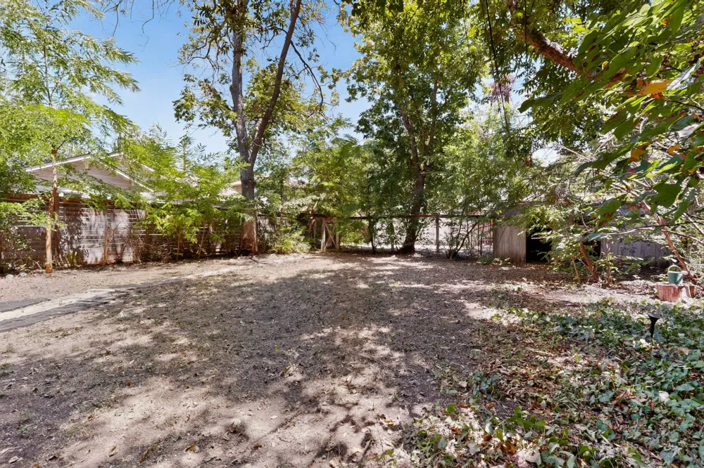 4211 Avenue B Austin, TX 78751