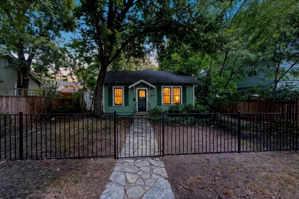4211 Avenue B Austin, TX 78751