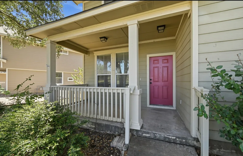 348 Sampson Kyle, TX 78640