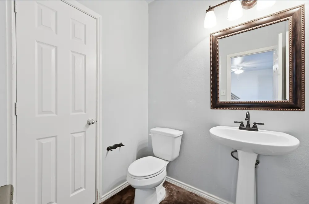 348 Sampson Kyle, TX 78640