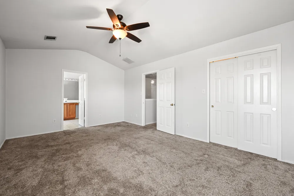 348 Sampson Kyle, TX 78640