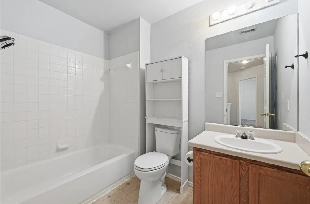 348 Sampson Kyle, TX 78640