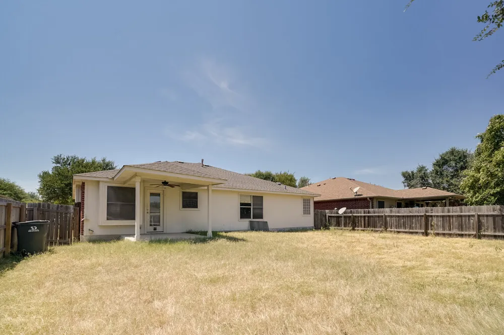 3310 Zinfandel Lane Leander, TX 78641