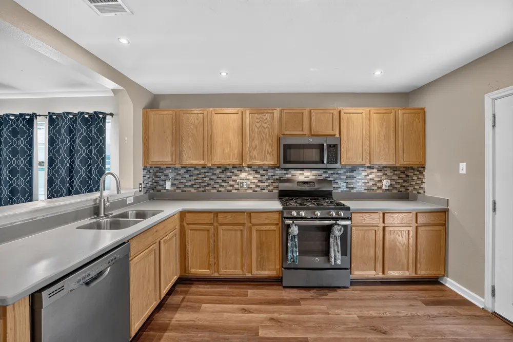 125 Jade Lake Cove Kyle, TX 78640