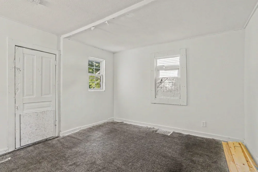 64 Goguac Street W Battle Creek, MI 49015