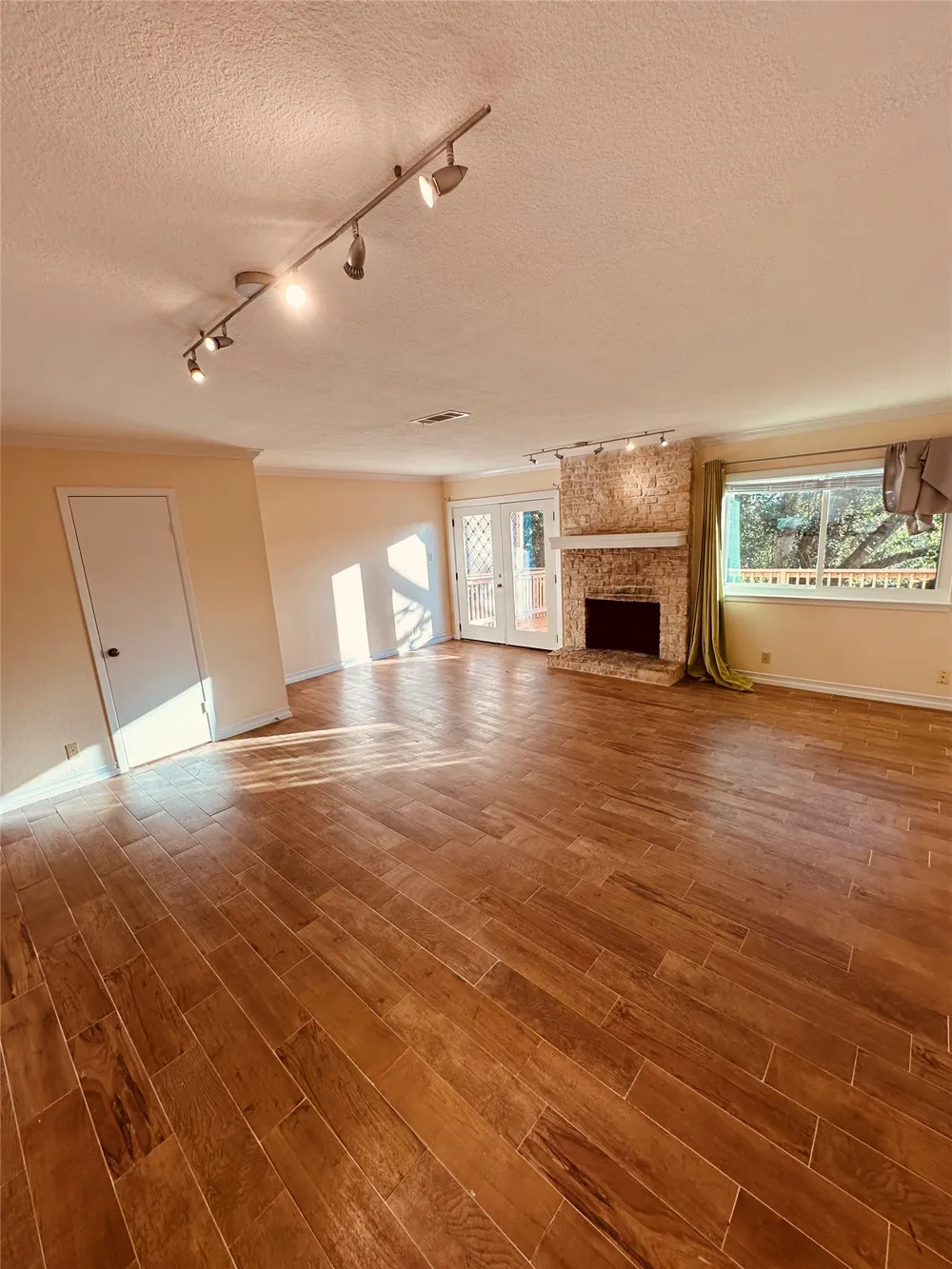 3529 North Hills Drive #B Austin, TX 78731