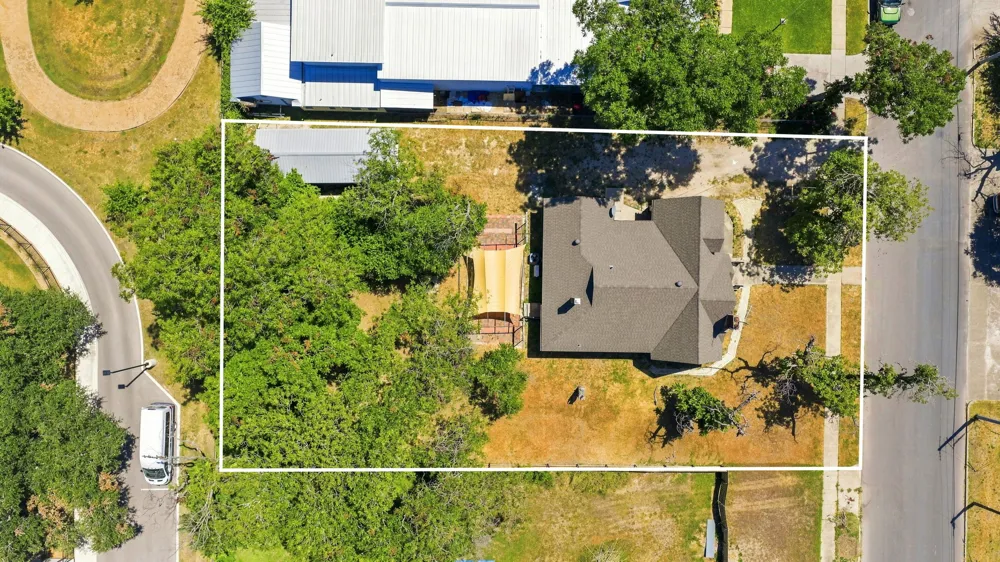 210 E Cedar Street Seguin, TX 78155