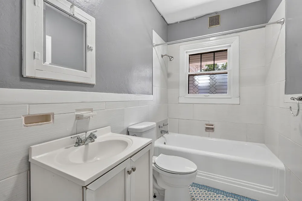 210 E Cedar Street Seguin, TX 78155