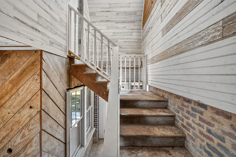 210 E Cedar Street Seguin, TX 78155