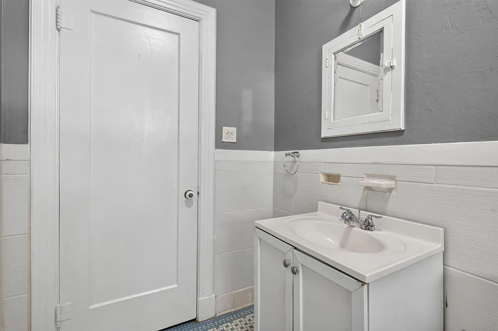 210 E Cedar Street Seguin, TX 78155