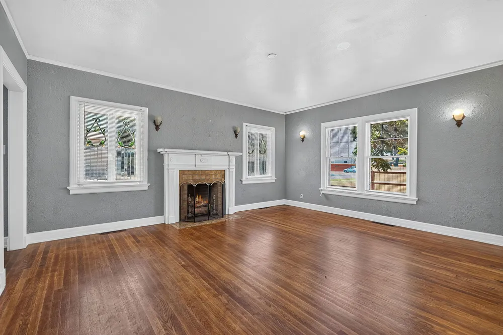 210 E Cedar Street Seguin, TX 78155