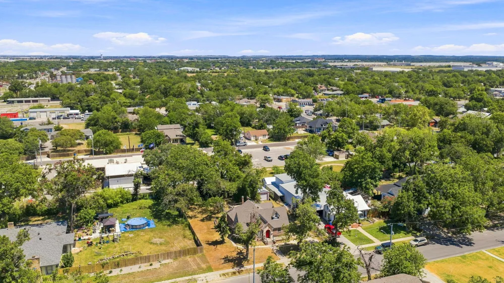 210 E Cedar Street Seguin, TX 78155
