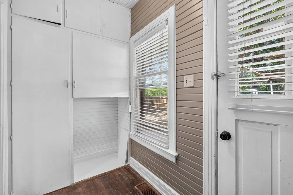 210 E Cedar Street Seguin, TX 78155