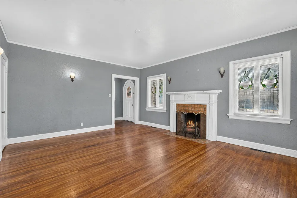 210 E Cedar Street Seguin, TX 78155