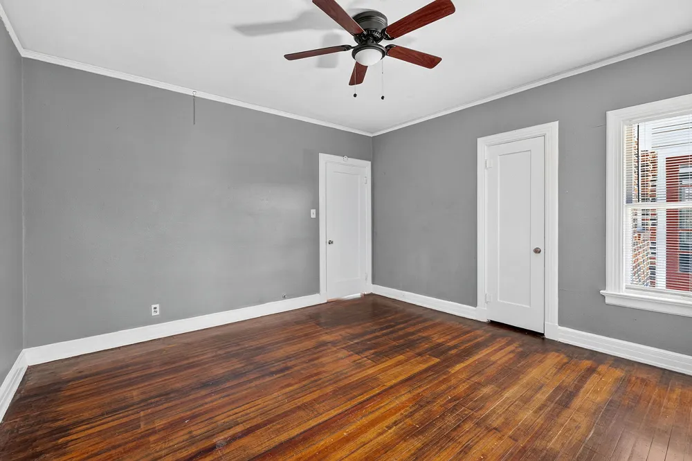 210 E Cedar Street Seguin, TX 78155