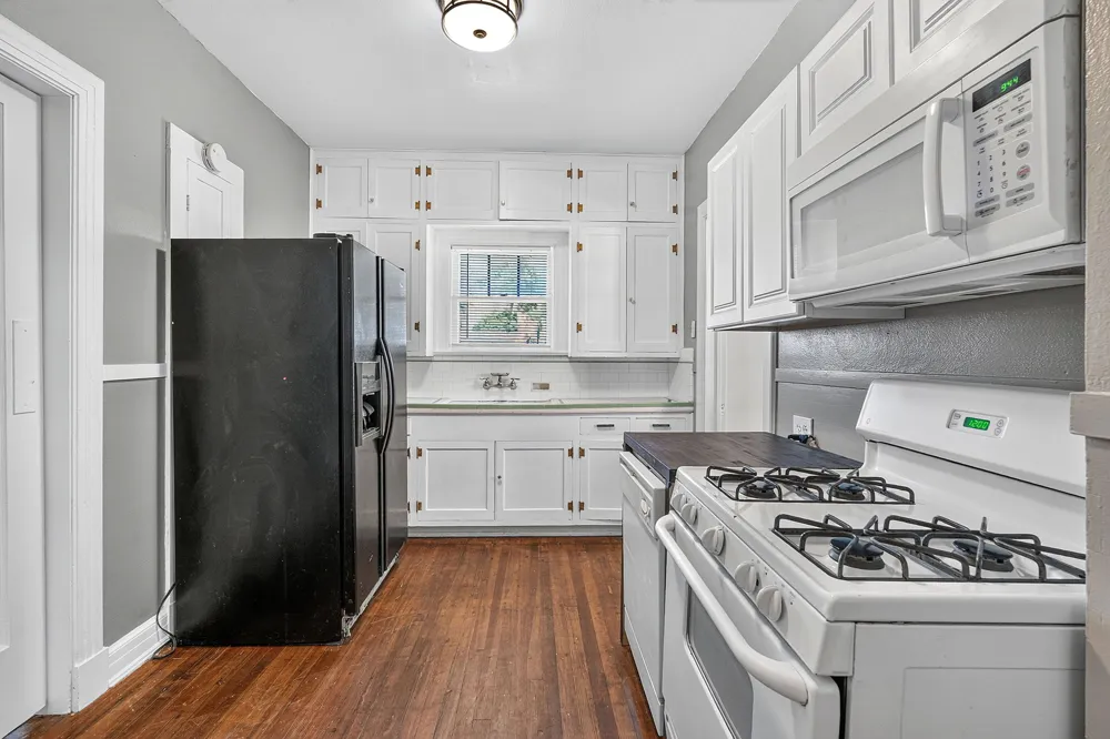 210 E Cedar Street Seguin, TX 78155