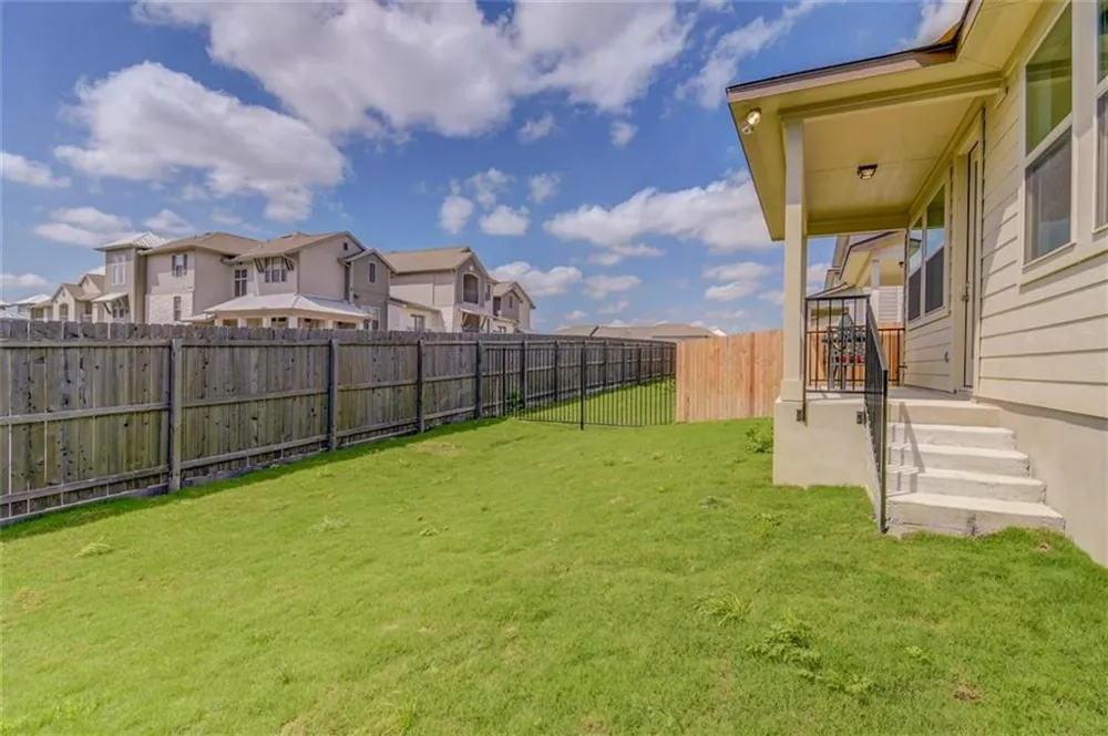 1915 Crimson Rosella Trail Austin, TX 78728