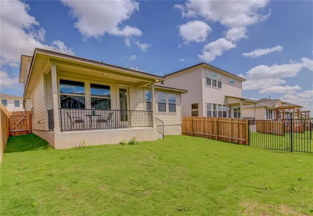 1915 Crimson Rosella Trail Austin, TX 78728