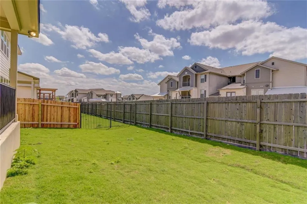 1915 Crimson Rosella Trail Austin, TX 78728