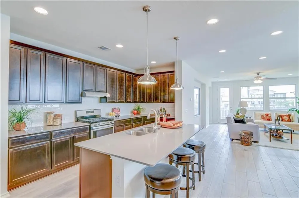 1915 Crimson Rosella Trail Austin, TX 78728