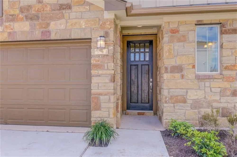 1915 Crimson Rosella Trail Austin, TX 78728
