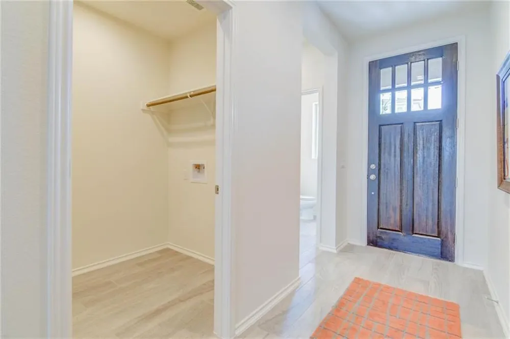 1915 Crimson Rosella Trail Austin, TX 78728