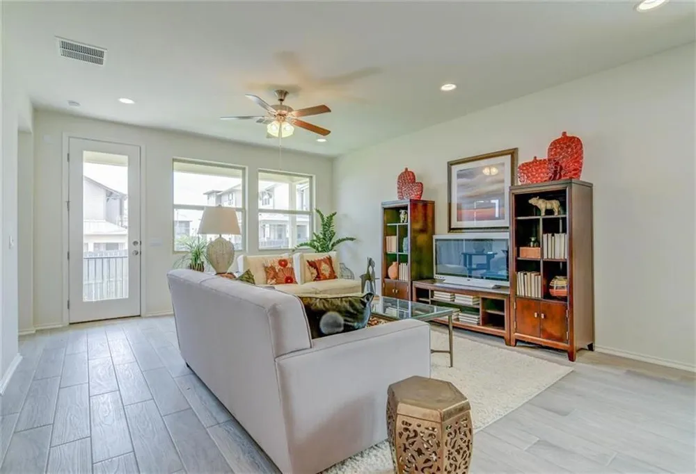 1915 Crimson Rosella Trail Austin, TX 78728