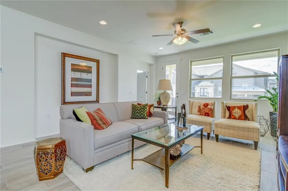 1915 Crimson Rosella Trail Austin, TX 78728