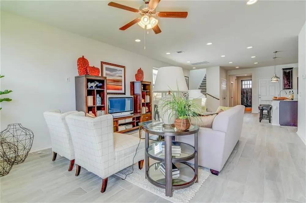 1915 Crimson Rosella Trail Austin, TX 78728