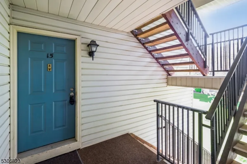 15 Feiler Ct Lawrence, NJ 08648