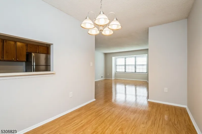 15 Feiler Ct Lawrence, NJ 08648