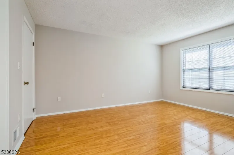 15 Feiler Ct Lawrence, NJ 08648