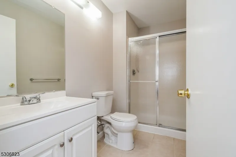 15 Feiler Ct Lawrence, NJ 08648