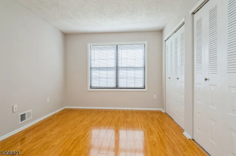 15 Feiler Ct Lawrence, NJ 08648