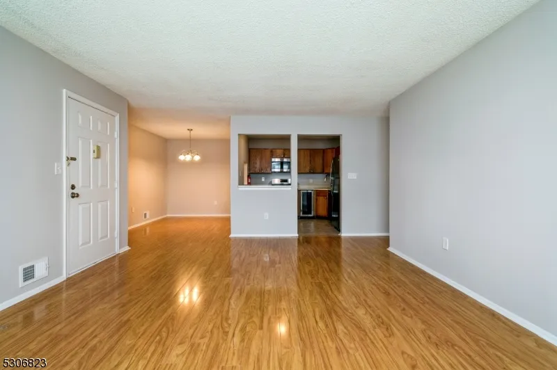 15 Feiler Ct Lawrence, NJ 08648
