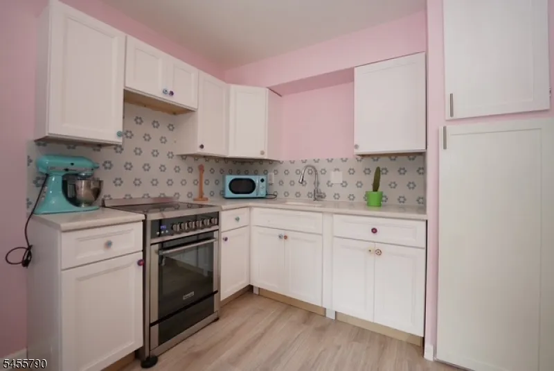 15 Forest St #11 Unit 11 Montclair, NJ 07042