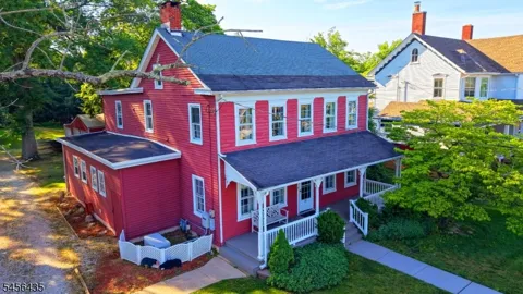 23 N Main St