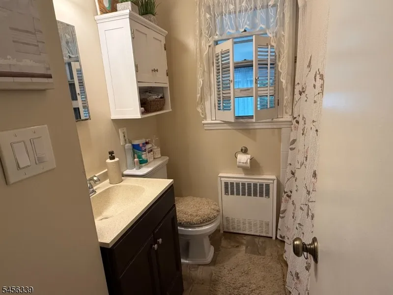 334 N 4Th Ave Hawthorne, NJ 07506